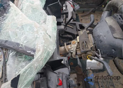 1998 Jeep Cherokee Classic/Sport from USA, damaged, VIN 1J4FJ68S8WL194570